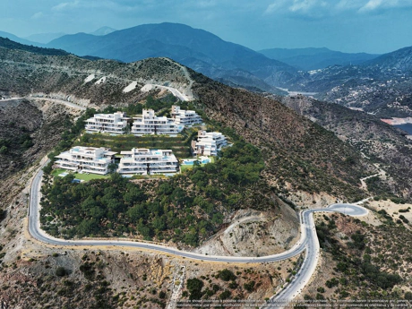 Penthouse for sale in Benahavis