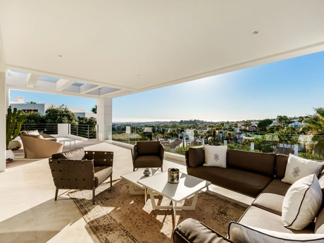 Villa en venta en Nueva Andalucia, Marbella