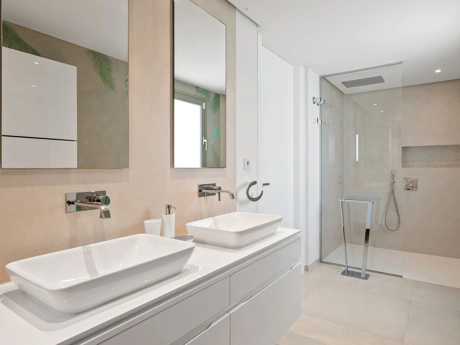 Ground Floor Apartment for sale in Nueva Andalucia, Marbella