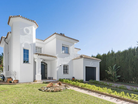 Recently Renovated 4-Bedroom Villa with Private Pool and Garden in Mijas Golf
