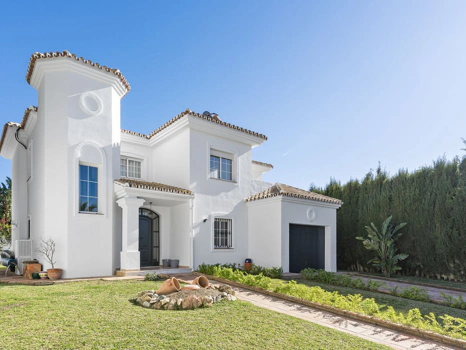 Recently Renovated 4-Bedroom Villa with Private Pool and Garden in Mijas Golf