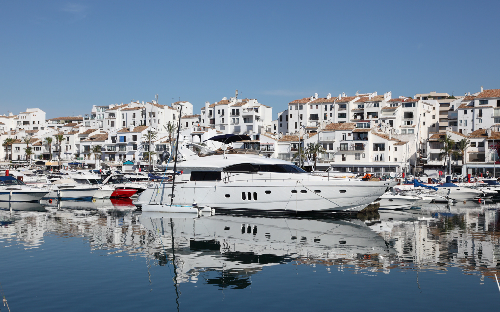 Penthouse for sale in New Golden Mile, Estepona East