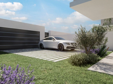 Villa for sale in Cancelada, Estepona East