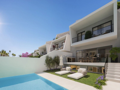 Villa for sale in Cancelada, Estepona East