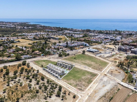 Villa for sale in Cancelada, Estepona East