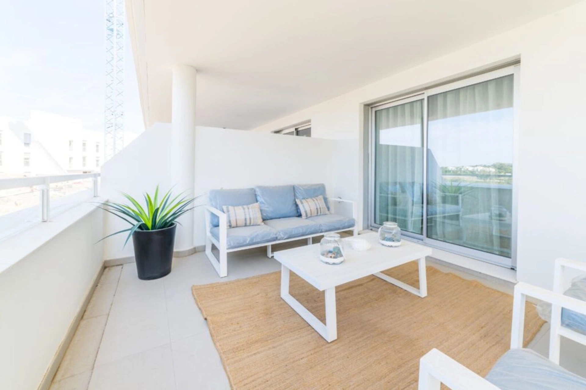 Apartment for sale in New Golden Mile, Estepona East