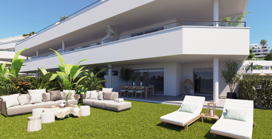 Apartment for sale in New Golden Mile, Estepona East