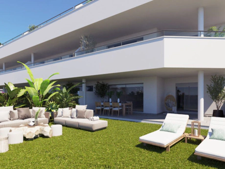 Apartment for sale in New Golden Mile, Estepona East
