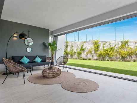 Ground Floor Apartment for sale in New Golden Mile, Estepona East