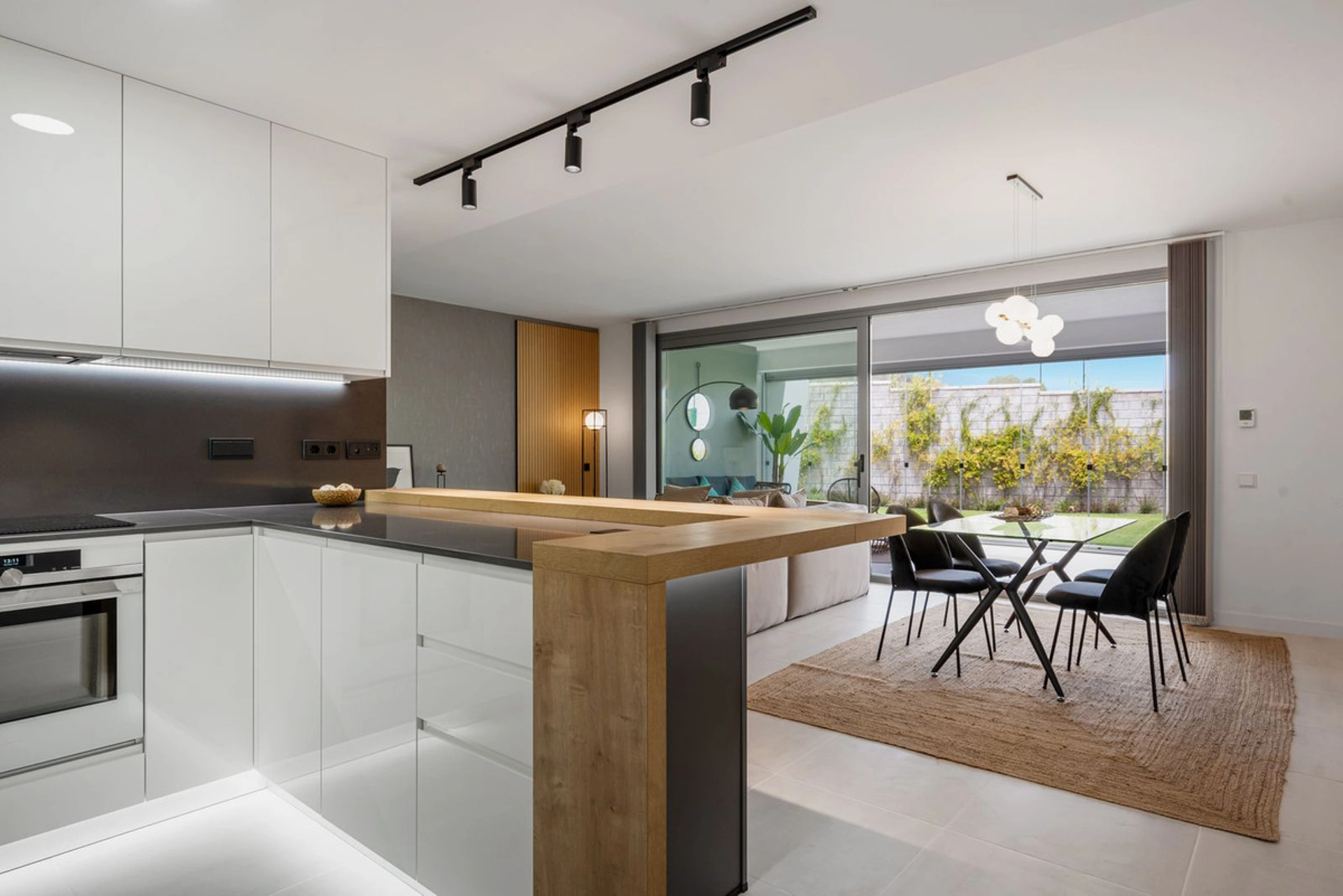 Apartamento Planta Baja en venta en New Golden Mile, Estepona Este
