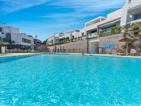 Ground Floor Apartment for sale in New Golden Mile, Estepona East