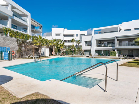 Ground Floor Apartment for sale in New Golden Mile, Estepona East
