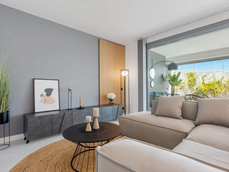 Ground Floor Apartment for sale in New Golden Mile, Estepona East