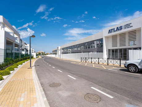 Ground Floor Apartment for sale in New Golden Mile, Estepona East