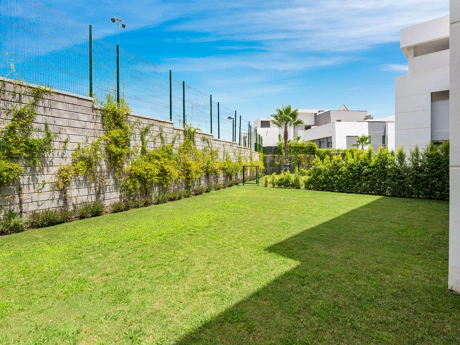 Ground Floor Apartment for sale in New Golden Mile, Estepona East
