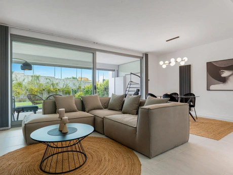 Ground Floor Apartment for sale in New Golden Mile, Estepona East