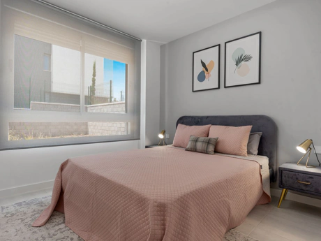 Ground Floor Apartment for sale in New Golden Mile, Estepona East