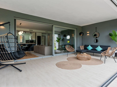 Ground Floor Apartment for sale in New Golden Mile, Estepona East