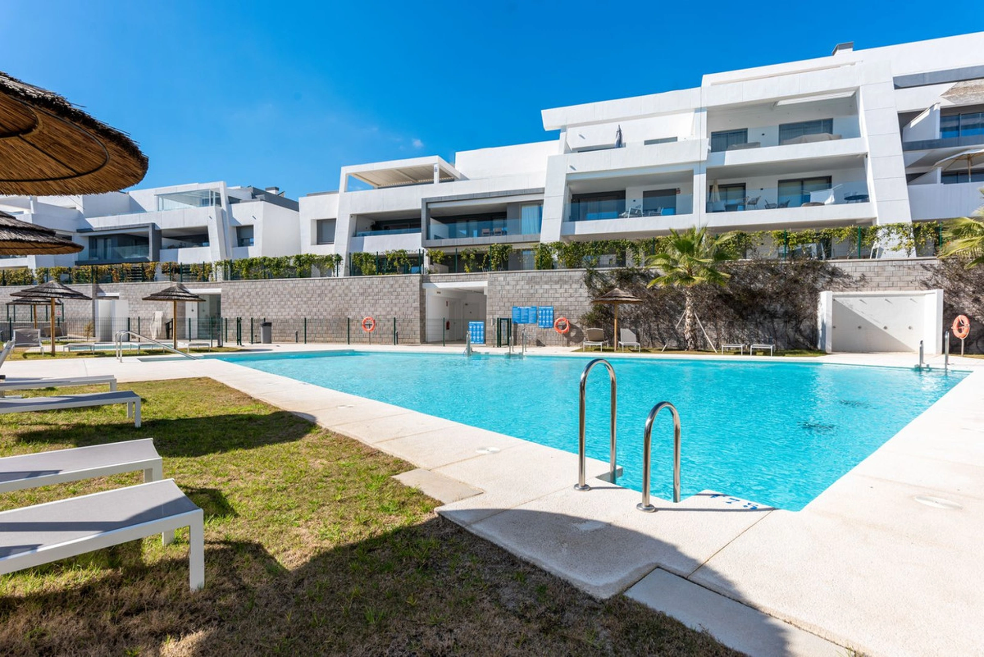 Apartamento Planta Baja en venta en New Golden Mile, Estepona Este