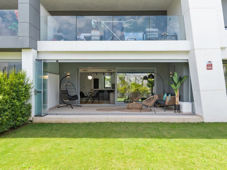 Ground Floor Apartment for sale in New Golden Mile, Estepona East