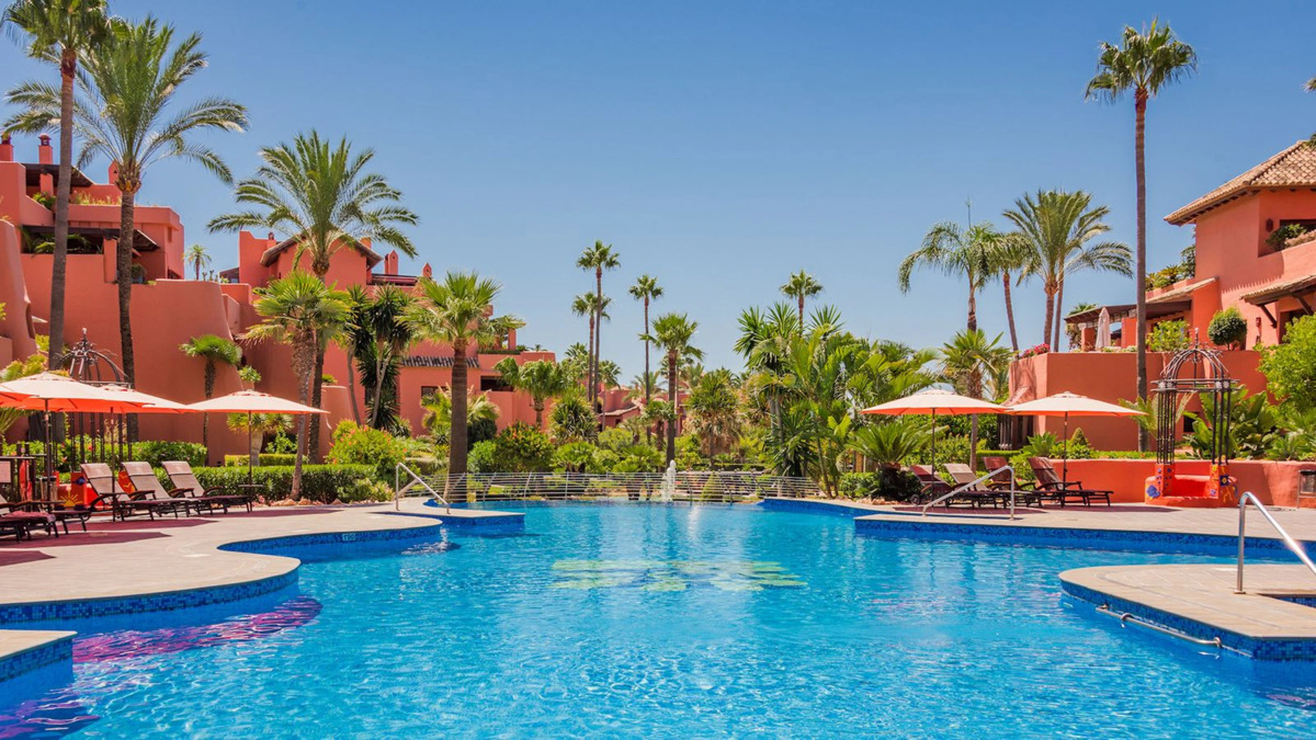 Ground Floor Apartment for sale in Estepona