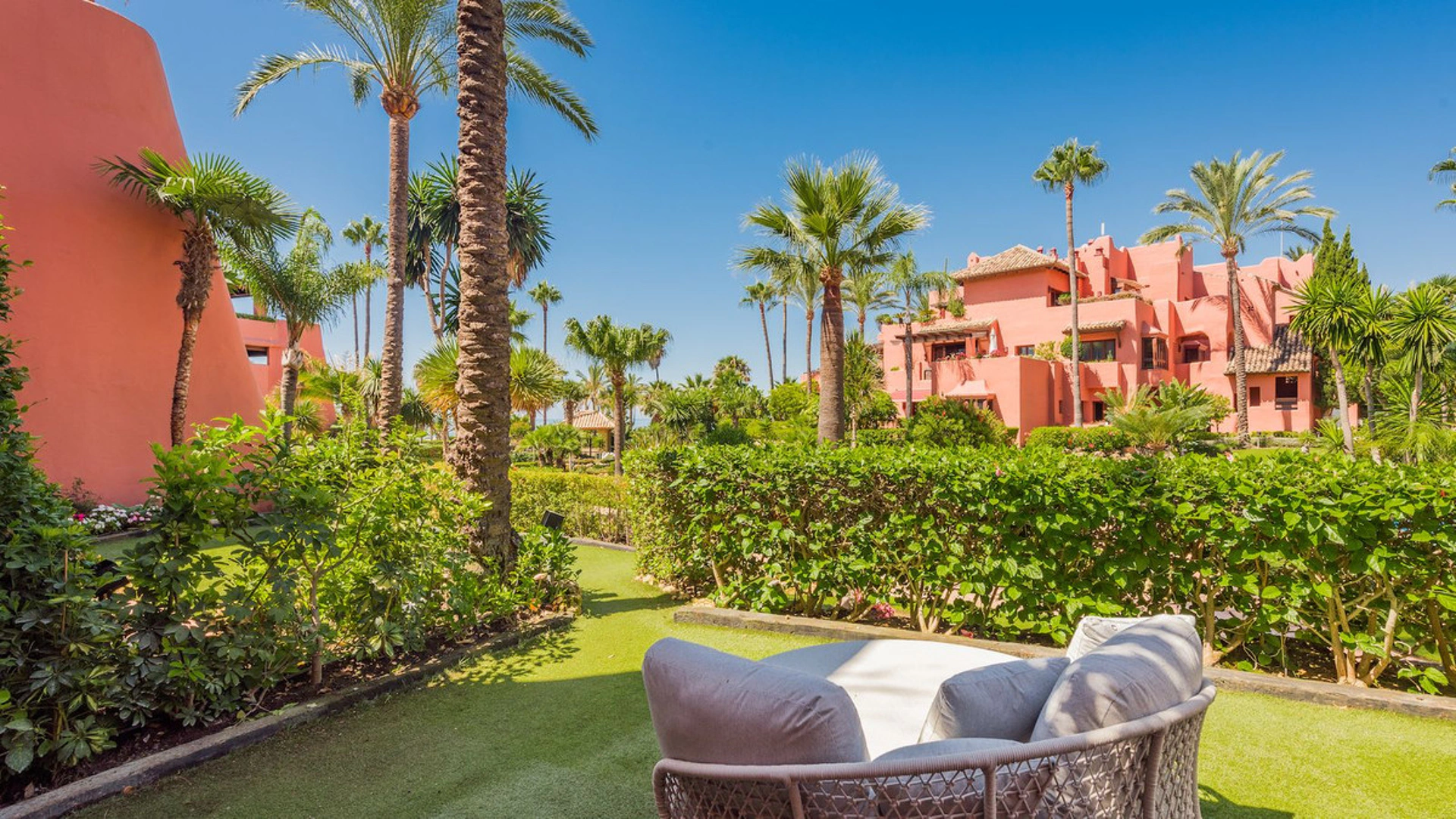 Ground Floor Apartment for sale in Estepona