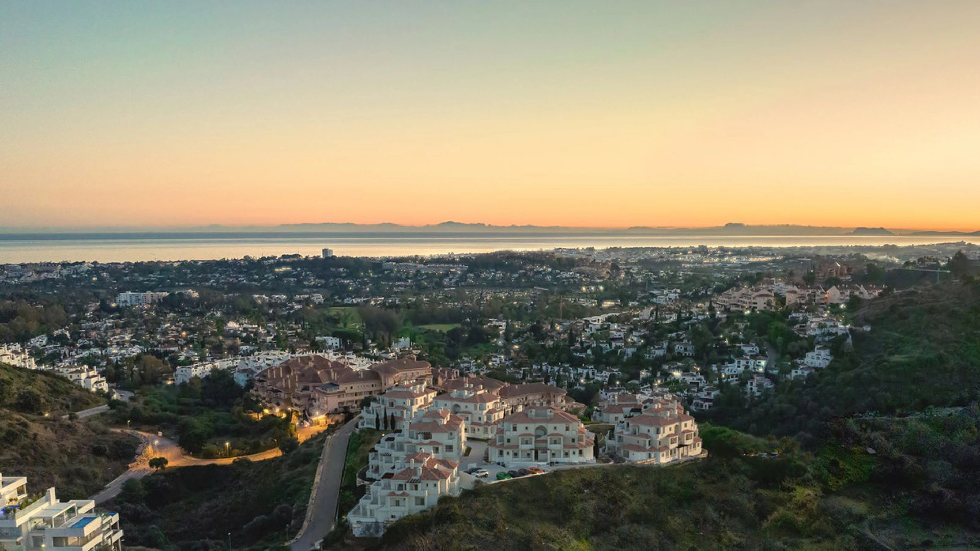 Penthouse for sale in Nueva Andalucia, Marbella