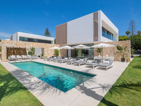 Villa for sale in San Pedro de Alcantara