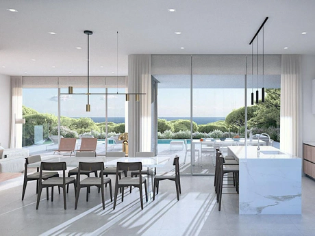 Villa for sale in New Golden Mile, Estepona East