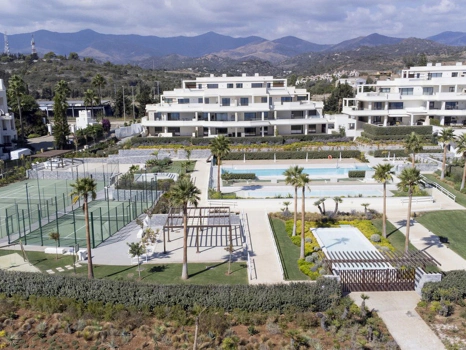 Apartamento Planta Baja en venta en New Golden Mile, Estepona Este