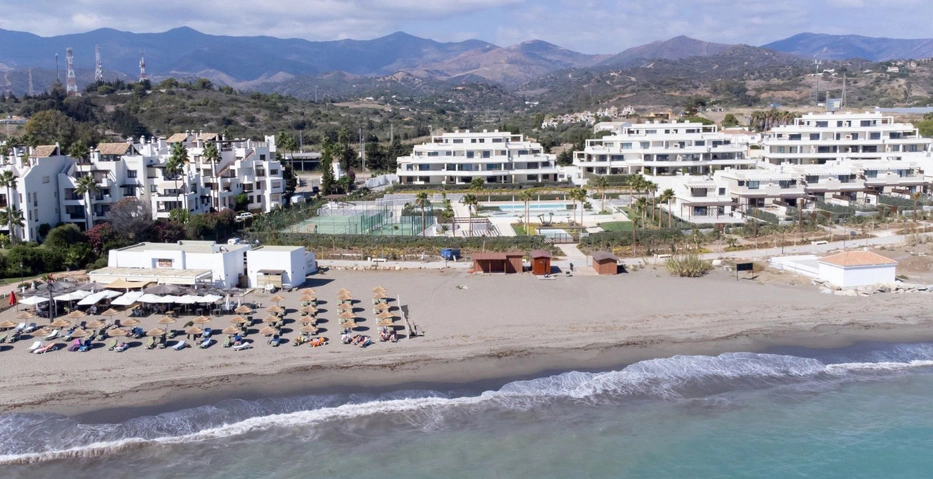 Ground Floor Apartment for sale in New Golden Mile, Estepona East