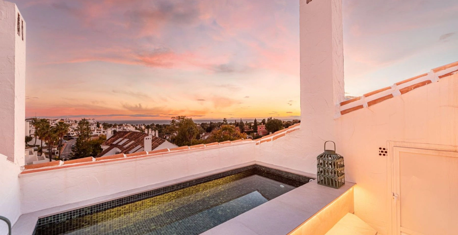 Penthouse for sale in Nueva Andalucia, Marbella