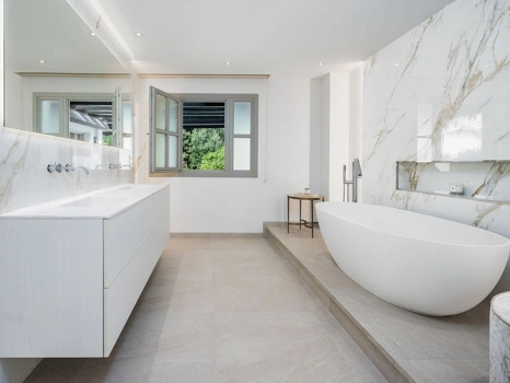 Villa for sale in Nueva Andalucia, Marbella