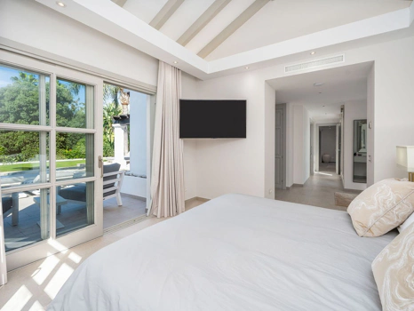 Villa for sale in Nueva Andalucia, Marbella