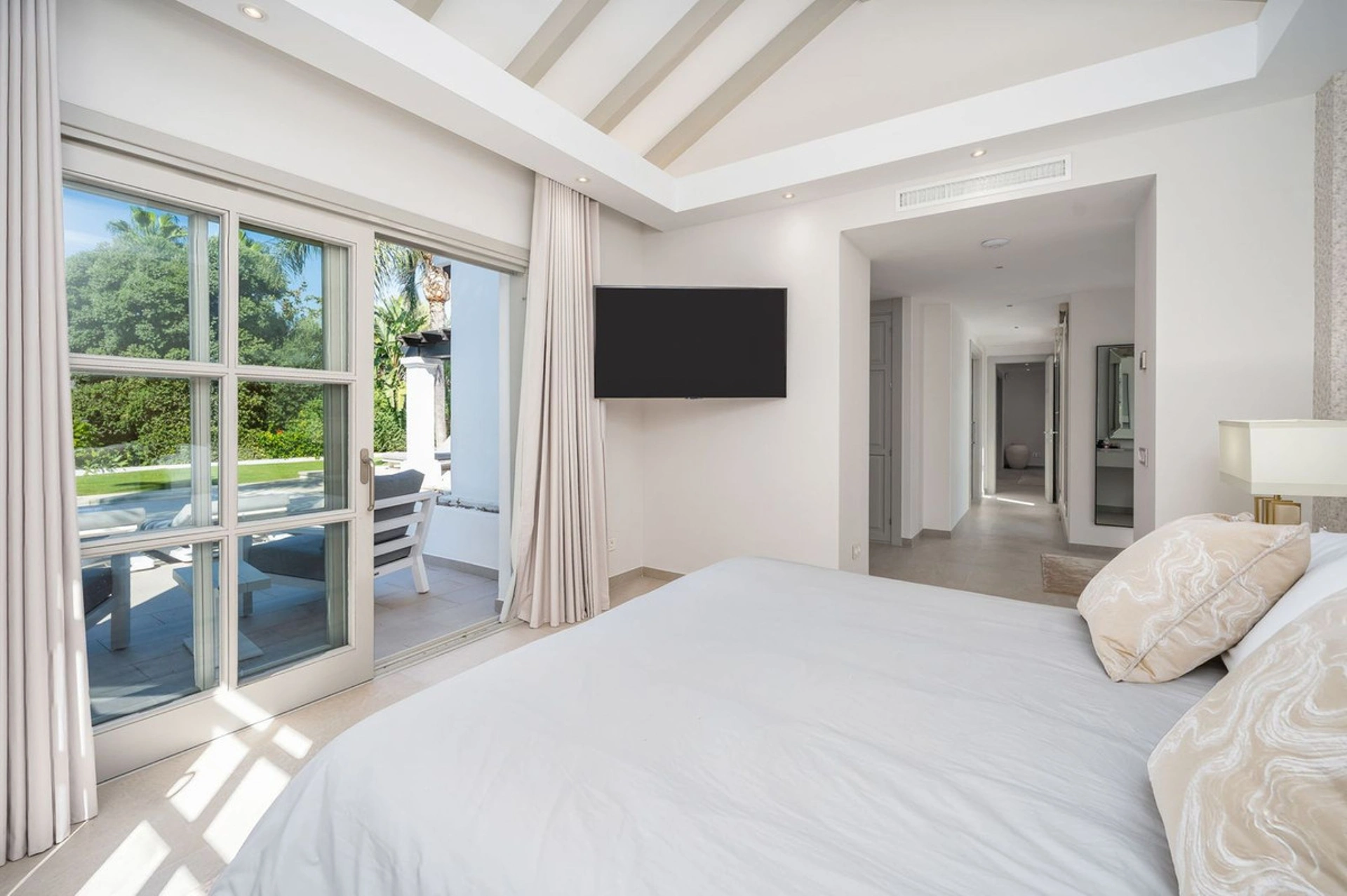 Villa for sale in Nueva Andalucia, Marbella