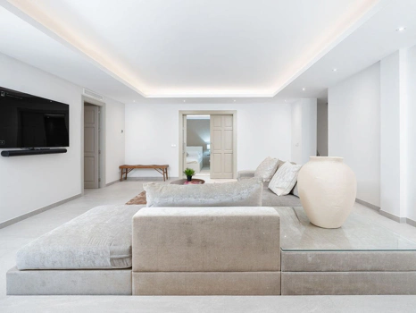 Villa for sale in Nueva Andalucia, Marbella