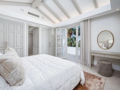 Villa for sale in Nueva Andalucia, Marbella
