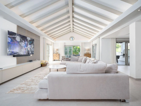 Villa for sale in Nueva Andalucia, Marbella