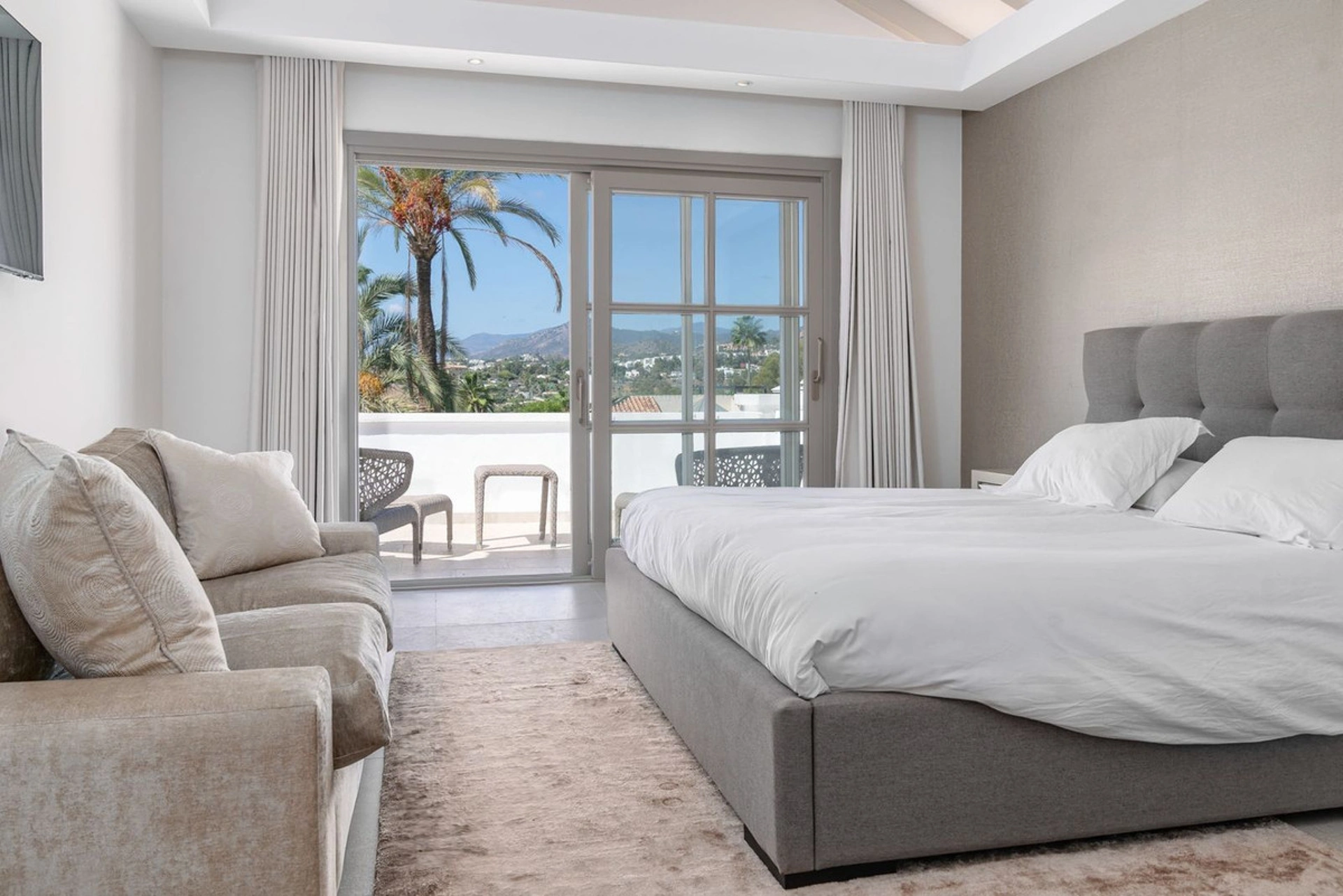 Villa for sale in Nueva Andalucia, Marbella