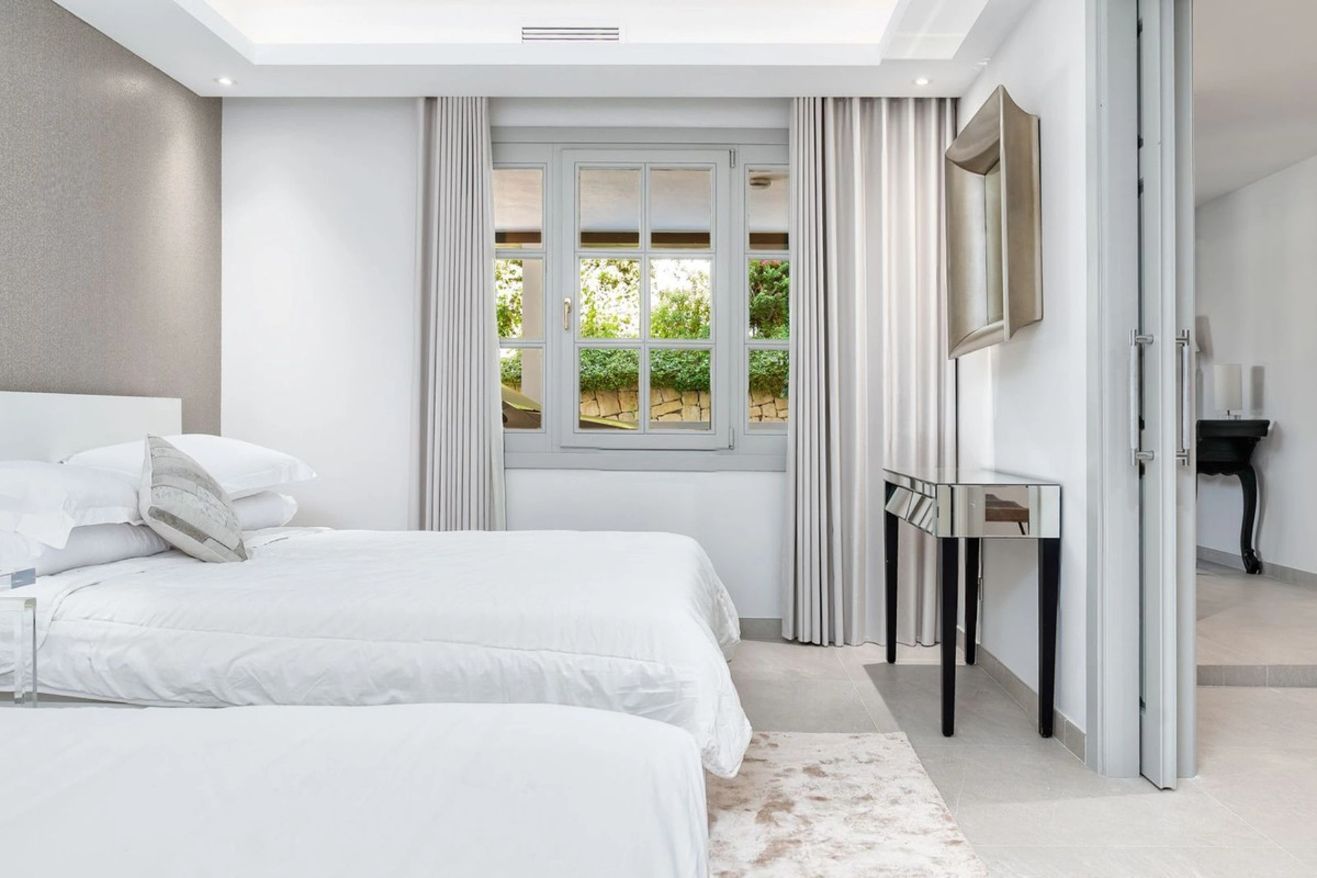 Villa for sale in Nueva Andalucia, Marbella