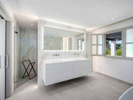 Villa for sale in Nueva Andalucia, Marbella