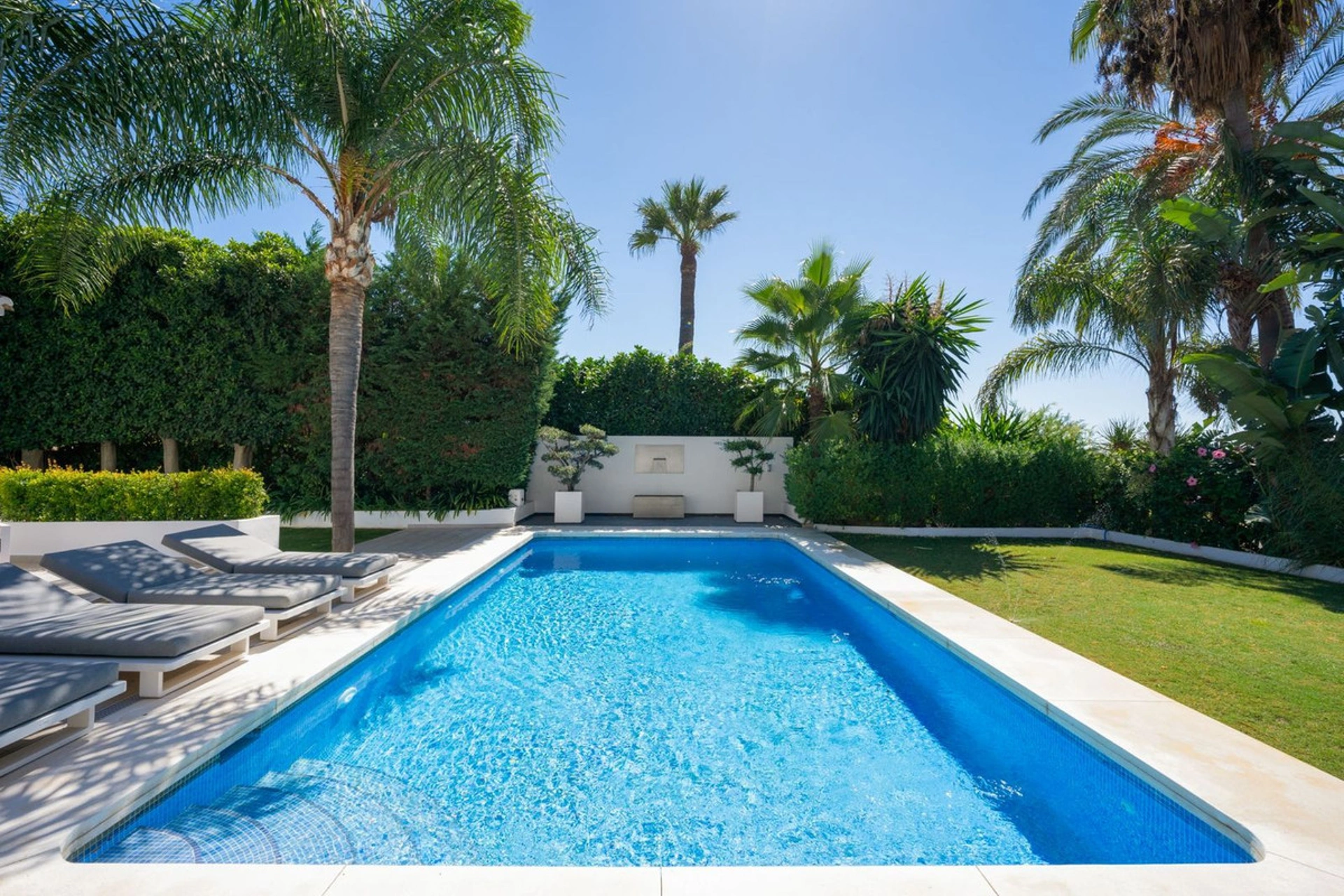Villa for sale in Nueva Andalucia, Marbella