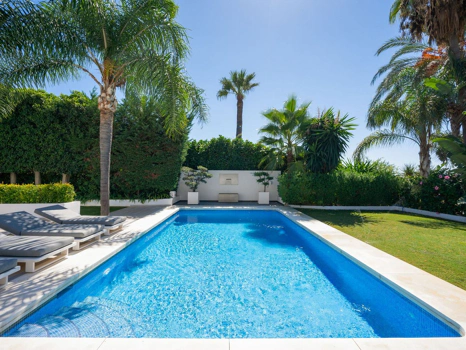 Villa for sale in Nueva Andalucia, Marbella
