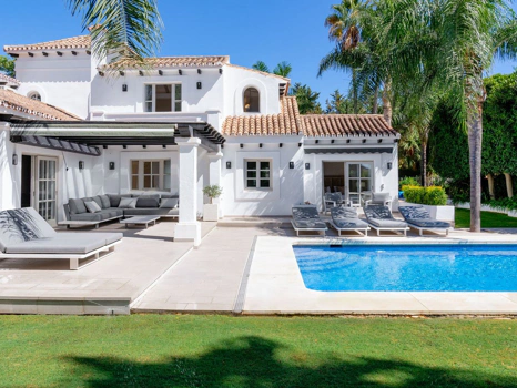 Villa for sale in Nueva Andalucia, Marbella