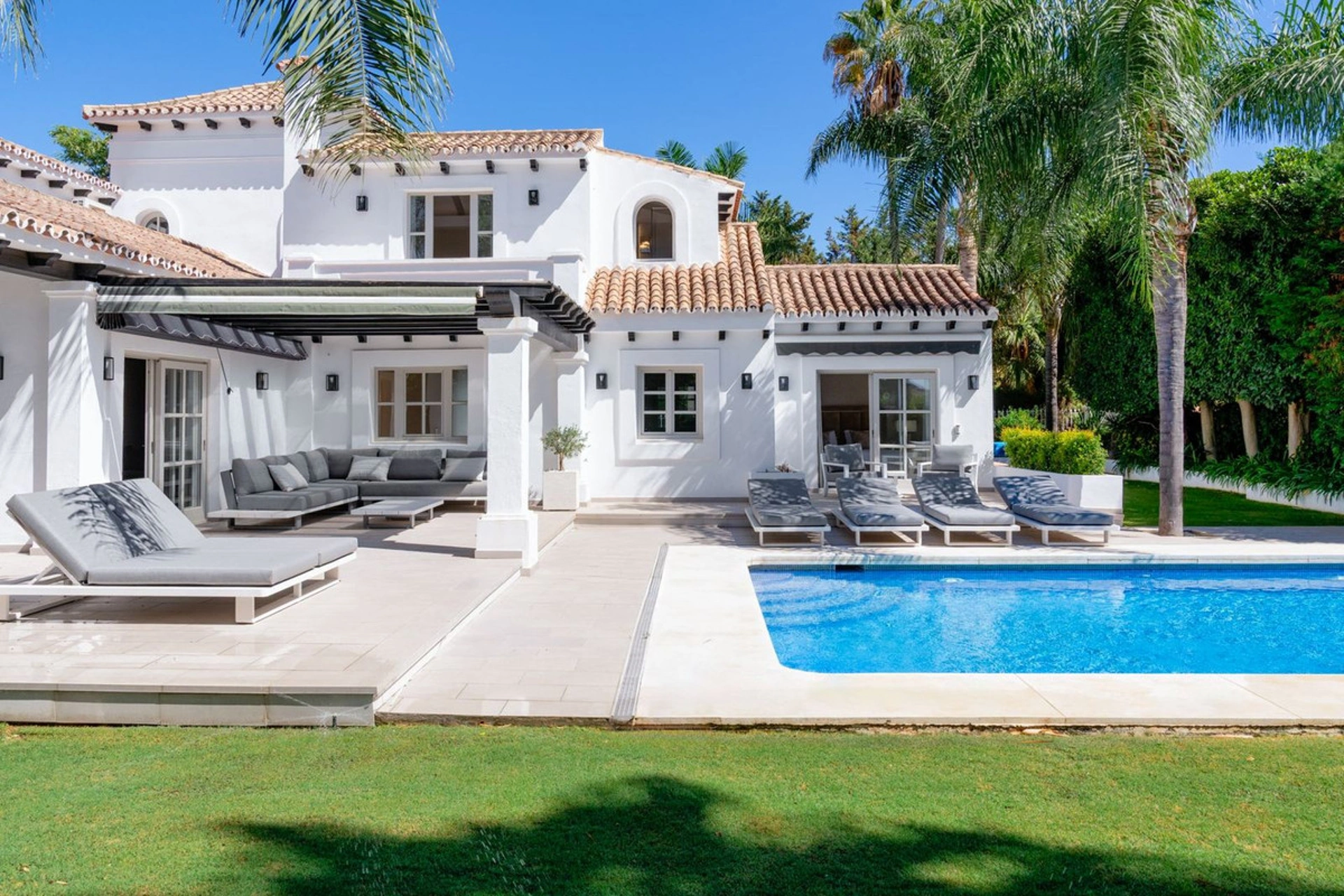 Villa for sale in Nueva Andalucia, Marbella