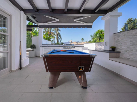 Villa for sale in Nueva Andalucia, Marbella