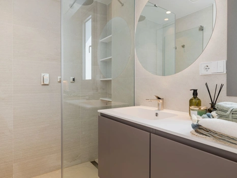Ground Floor Apartment for sale in Benahavis