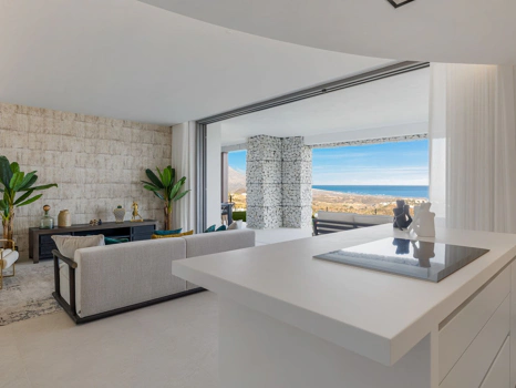 Ground Floor Apartment for sale in Benahavis