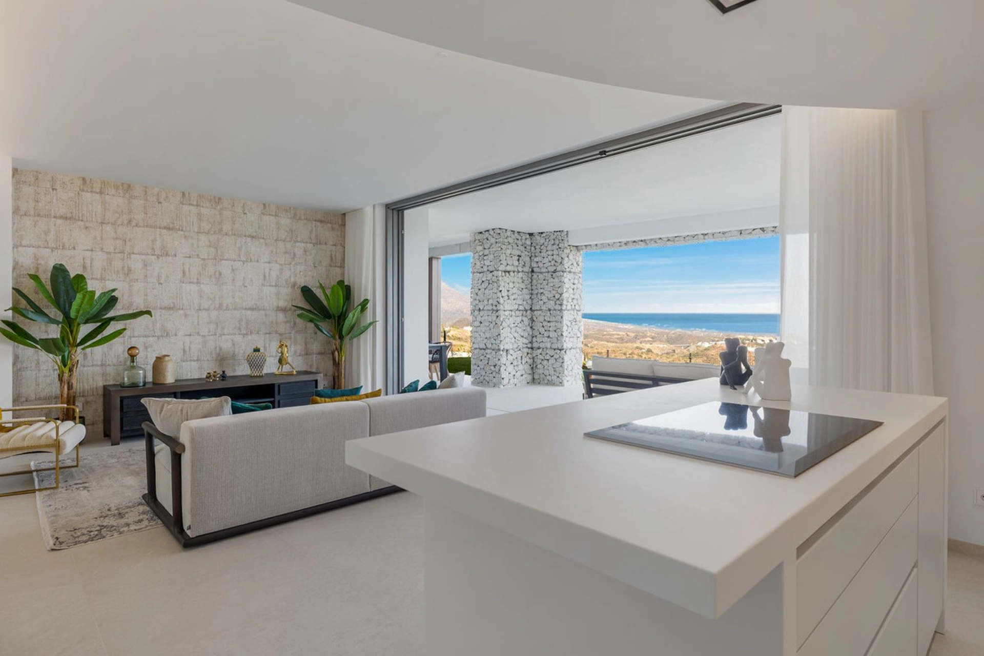Ground Floor Apartment for sale in Benahavis
