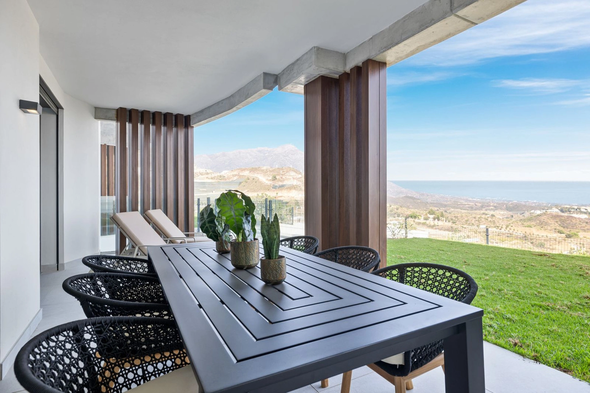 Ground Floor Apartment for sale in Benahavis
